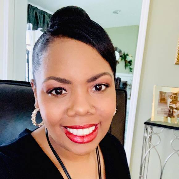 Meet your Posher, Staci - Picture 1 of 1